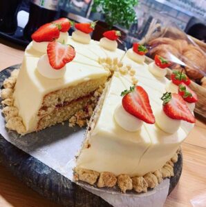 Forage at Wadswick - Strawberry Shortbread Cake